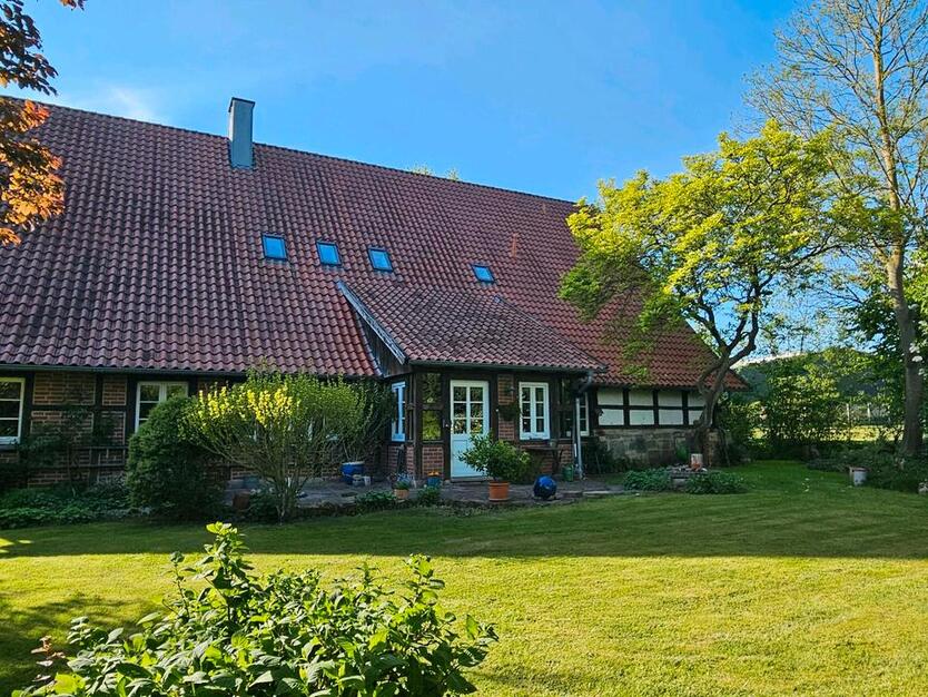 Haushälfte in denkmalgeschütztem Fachwerkhaus zimmer