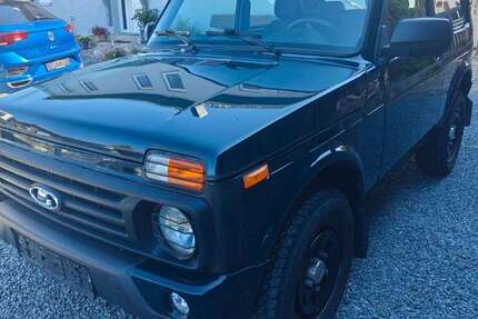 Lada Niva 43.000 km 14.800 &euro; Heimburg 38889