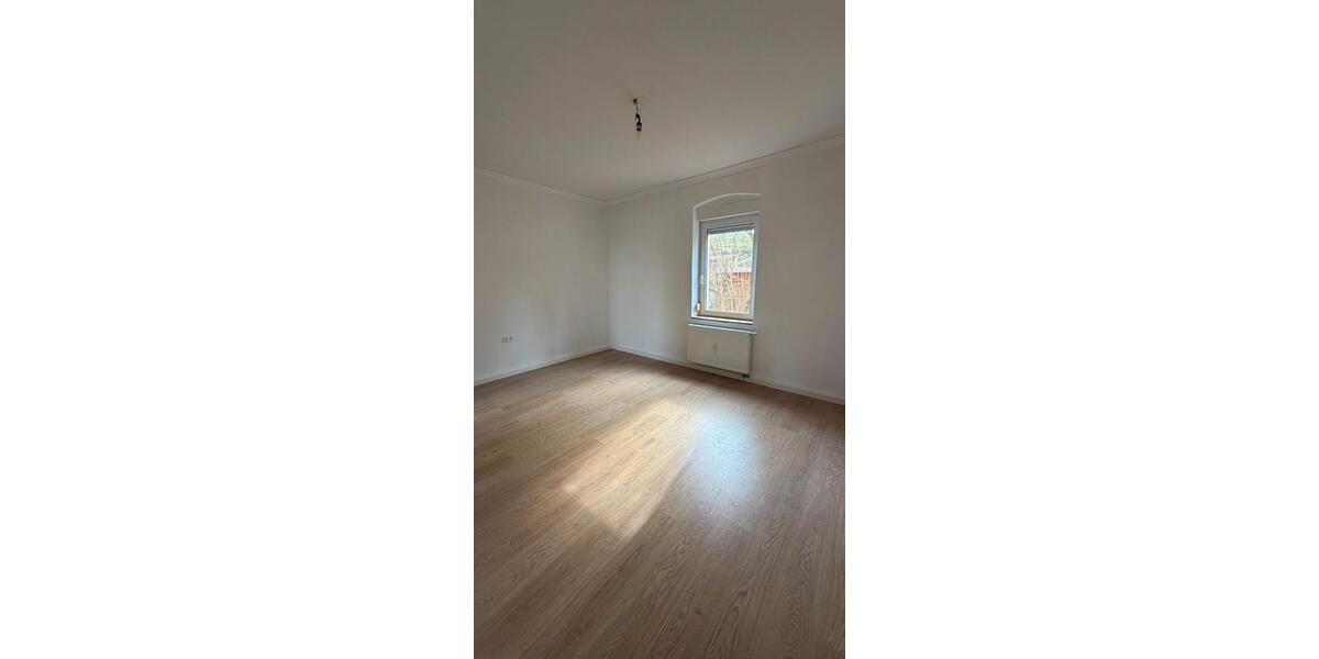 Etagenwohnung Arzberg - 5 Zimmer, 100 m&sup2;, 700&euro; | Angebot:26185124