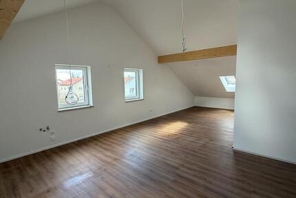 Wohnung Dingolfing - 3 Zimmer, 70 m&sup2;, 910&euro; | Angebot:26125919