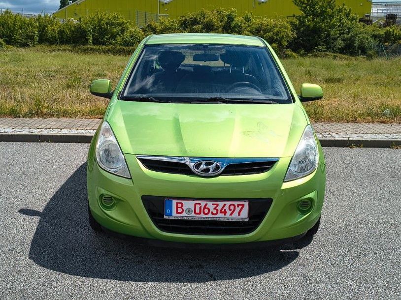 i20