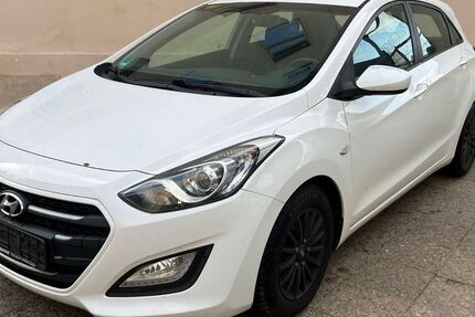 Hyundai i30 260.000 km 5.200 € Berlin 13359