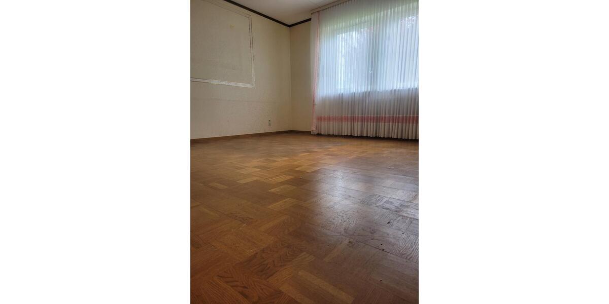 Bungalow Kirkel - 5.5 Zimmer, 146 m&sup2;, 250.000&euro; | Angebot:26983333