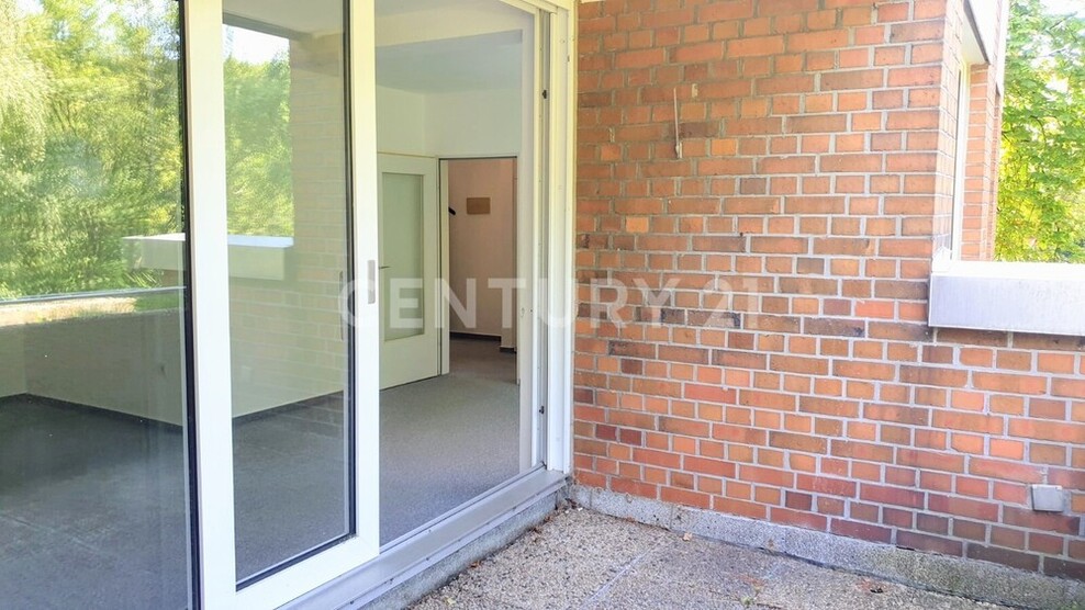 Uninähe! Helle Etagenwohnung mit großzügigem Balkon 1 zimmer