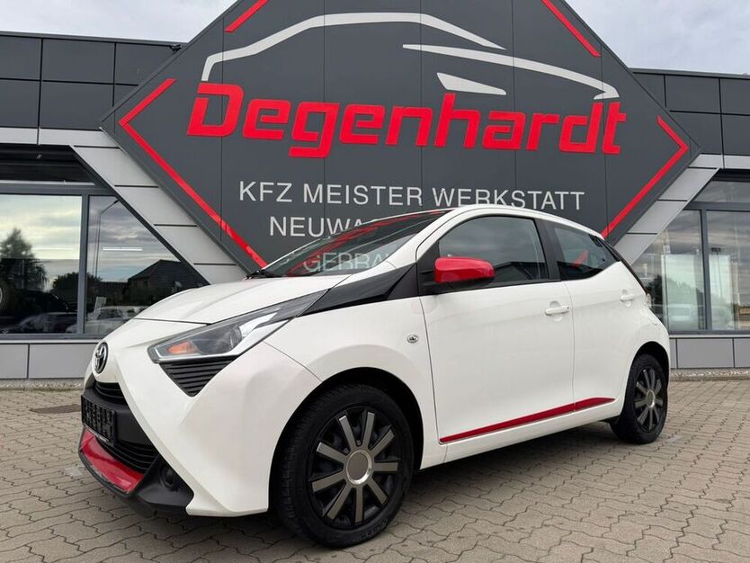 Aygo (X)
