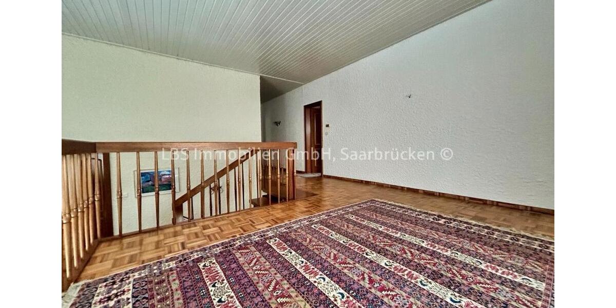 Einfamilienhaus Saarbrücken Neue Bremm - 7 Zimmer, 350 m&sup2;, 320.000&euro; | Angebot:26322666
