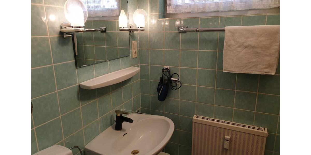 Renovierte+Vermietete Wohnung in Brilon mit Balkon +6%Mietrendite 1.5 zimmer