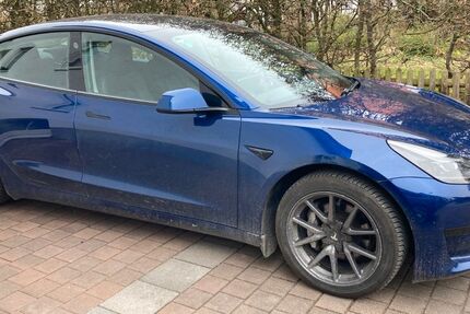Tesla Model 3 121.350 km 20.000 &euro; Zolling 85406