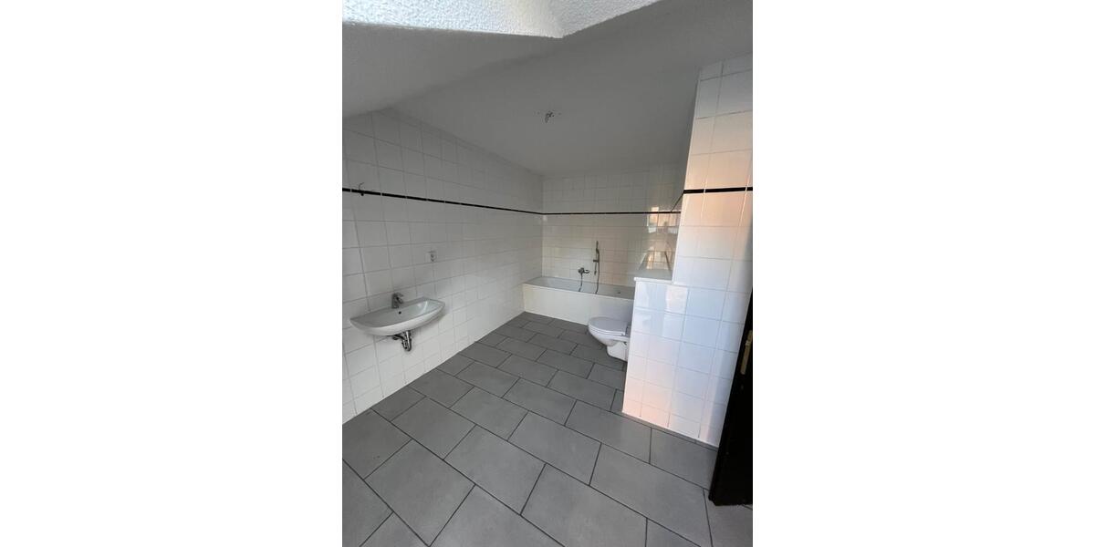 Doppelhaushälfte Torgau - 4 Zimmer, 145 m&sup2;, 1.015&euro; | Angebot:23598489