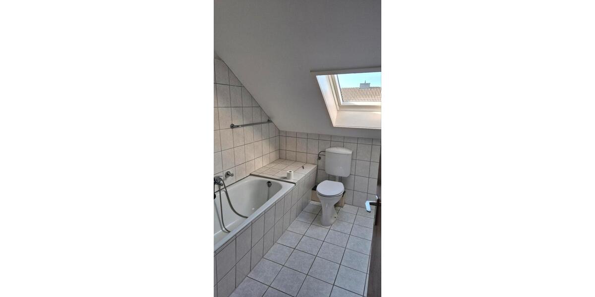 Dachgeschoßwohnung Göttingen Oststadt - 3 Zimmer, 65 m&sup2;, 930&euro; | Angebot:26386027