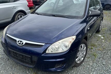 Hyundai i30 318.039 km 1.499 &euro; Eschhofen Limburg an der Lahn 65552