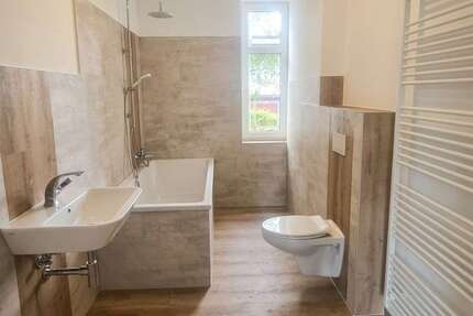 Wohnung Glauchau - 4 Zimmer, 113 m&sup2;, 900&euro; | Angebot:27648737