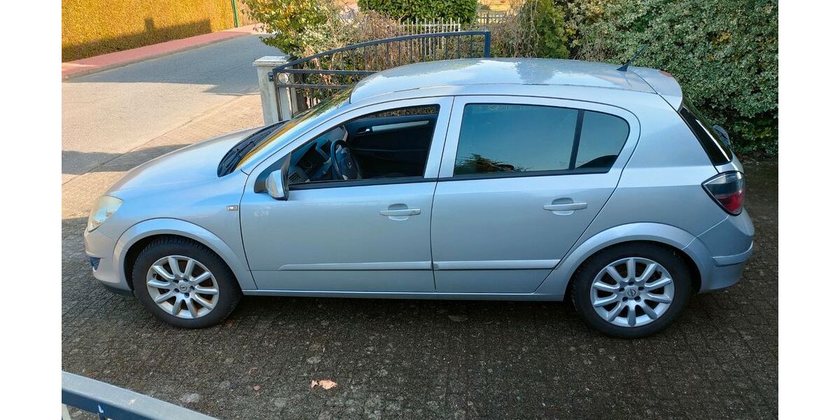 Opel Astra 175.000 km 2.750 &euro; Fünfseen 17213