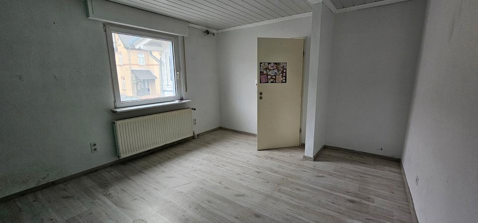 Einfamilienhaus Wächtersbach - 6 Zimmer, 165 m&sup2;, 398.000&euro; | Angebot:26505004