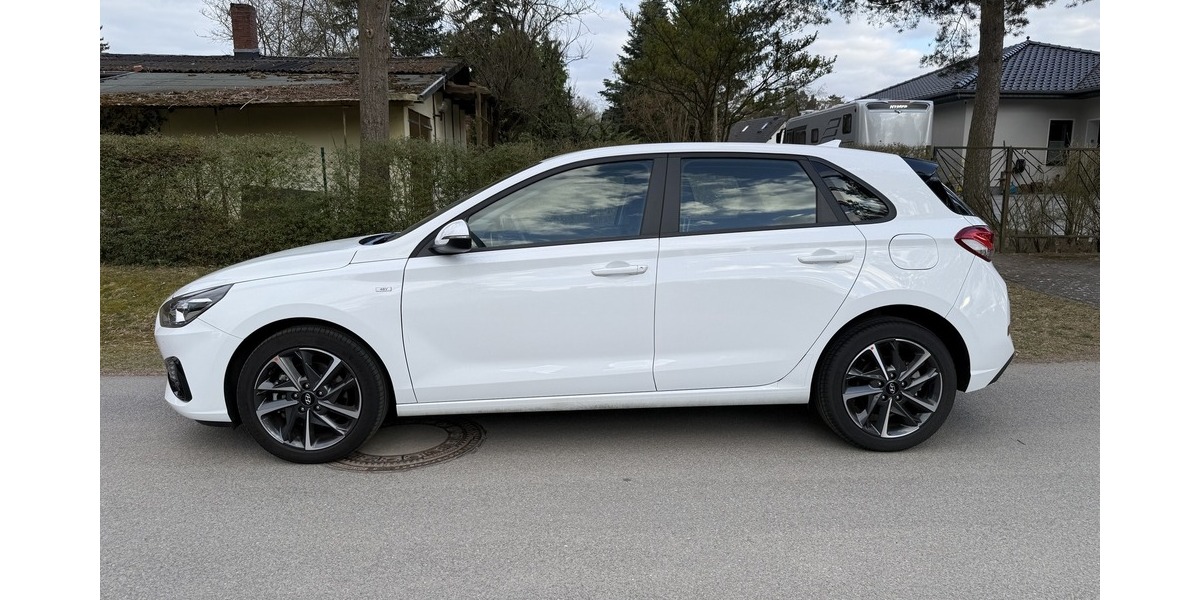Hyundai i30 1.5 T-GDI Automatik Trend Mild-Hybrid 11.183 km 20.900 &euro; Berlin 10247