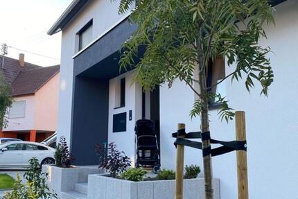 Haus im Haus, großzügige 5 Zi. Wohnung mit 40 qm Dachterrasse