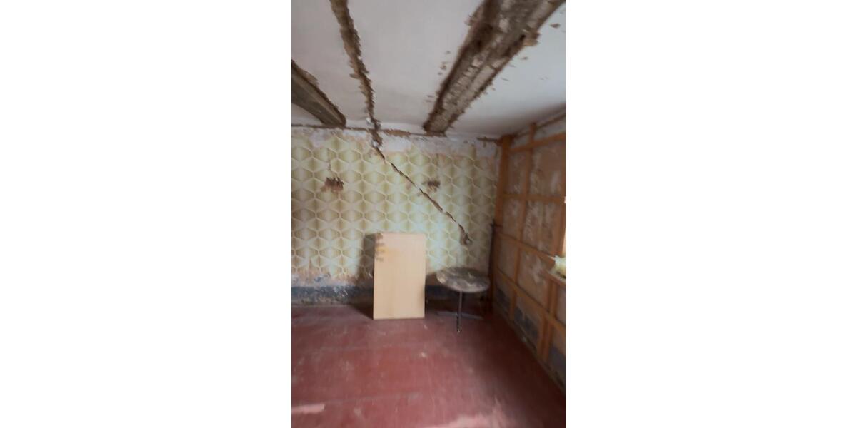 LAGER, LAGER, LAGER… BAUERNHAUS MIT SCHEUNE MIETEN ODER KAUFEN 5 zimmer