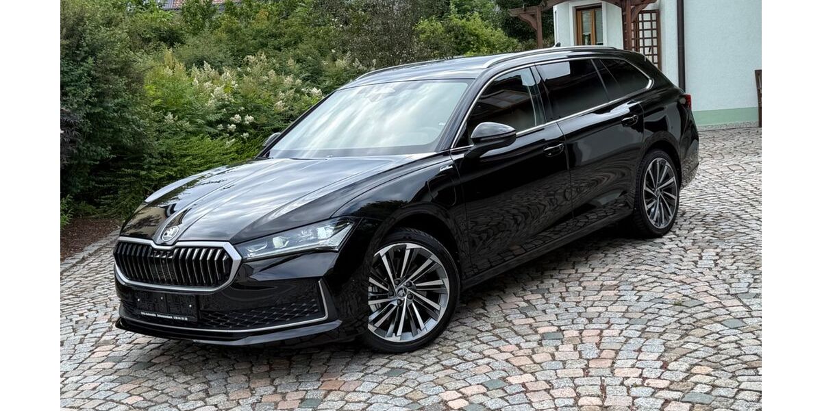 Skoda Superb 4.800 km 44.440 &euro; Schwarzenbach 92720