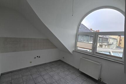 renovierte 3-Raum-Dachgeschosswohnung 3 zimmer
