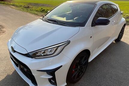 Toyota Yaris 20.000 km 36.900 &euro; Köln 50968