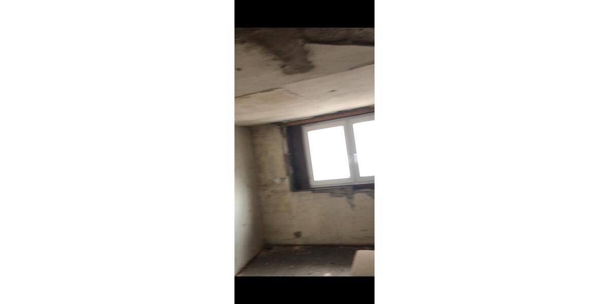 Reihenhaus Unterwellenborn - 10 Zimmer, 245 m&sup2;, 49.000&euro; | Angebot:27127527