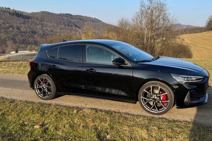 Ford Focus 32.000 km 31.200 &euro; Lennestadt 57368