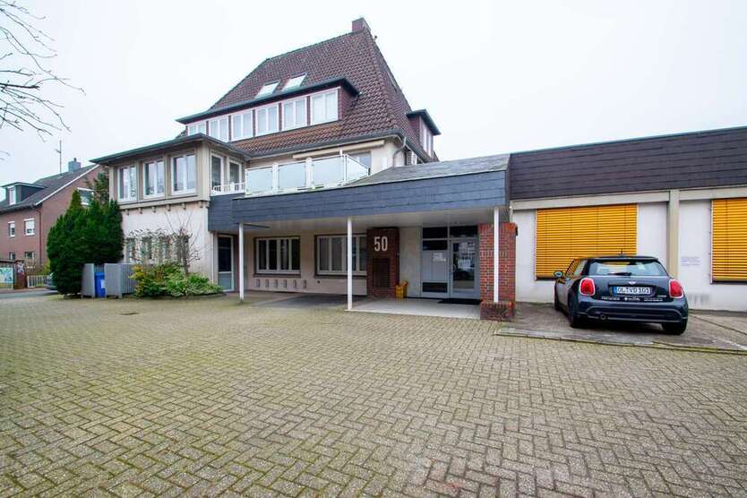 Büro in Oldenburg 2.261 € 238 m²