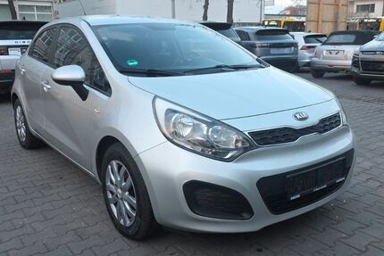 Kia Rio 97.969 km 7.789 &euro; Berlin 13581