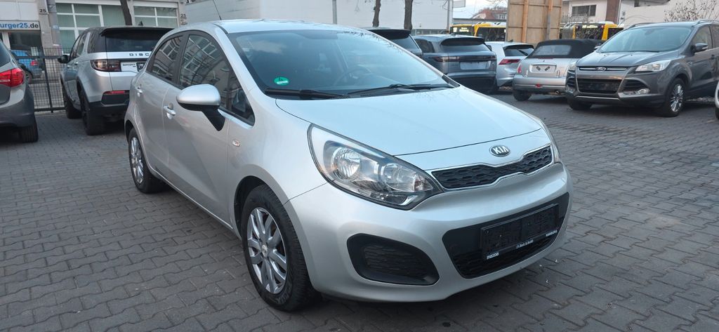 Kia Rio 97.969 km 7.789 &euro; Berlin 13581