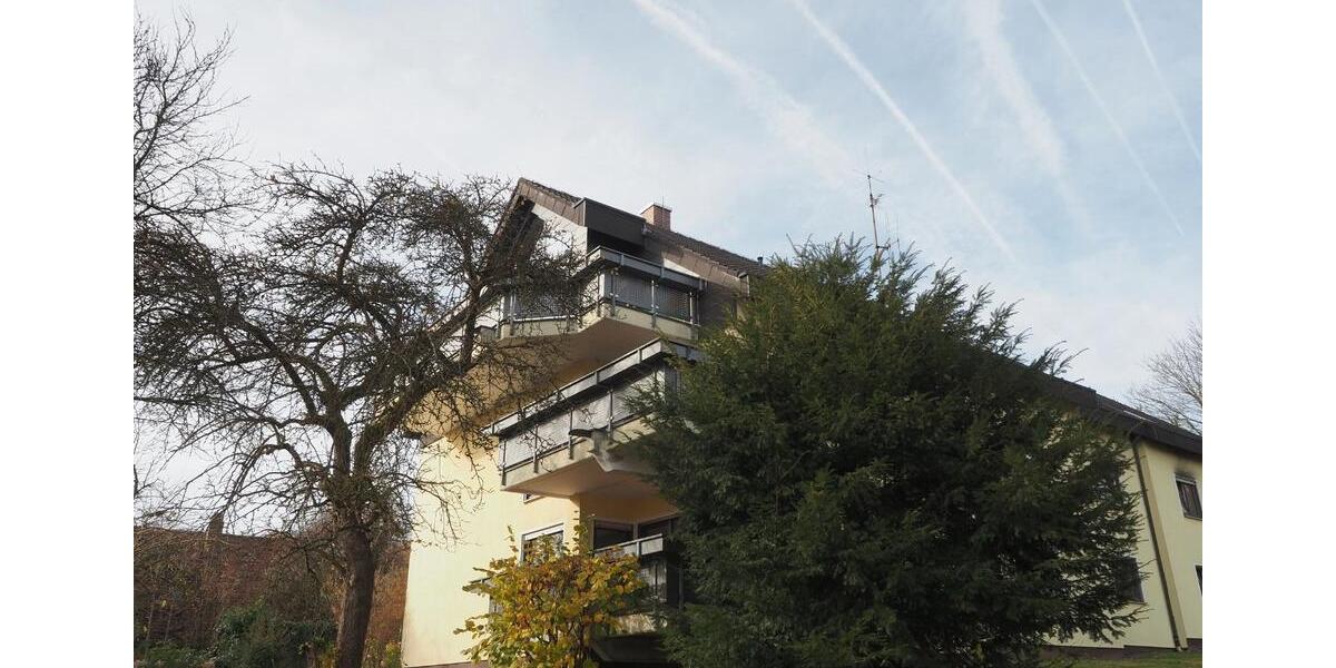 Dachgeschoßwohnung Creußen - 2.5 Zimmer, 97 m&sup2;, 873&euro; | Angebot:26237308