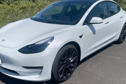 Tesla Model 3 46.500 km 33.990 &euro; Roetha 04571