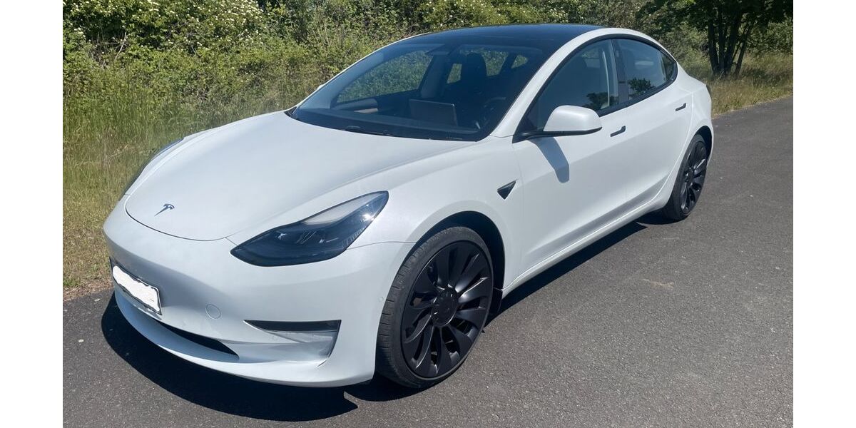 Tesla Model 3 46.500 km 33.990 &euro; Roetha 04571