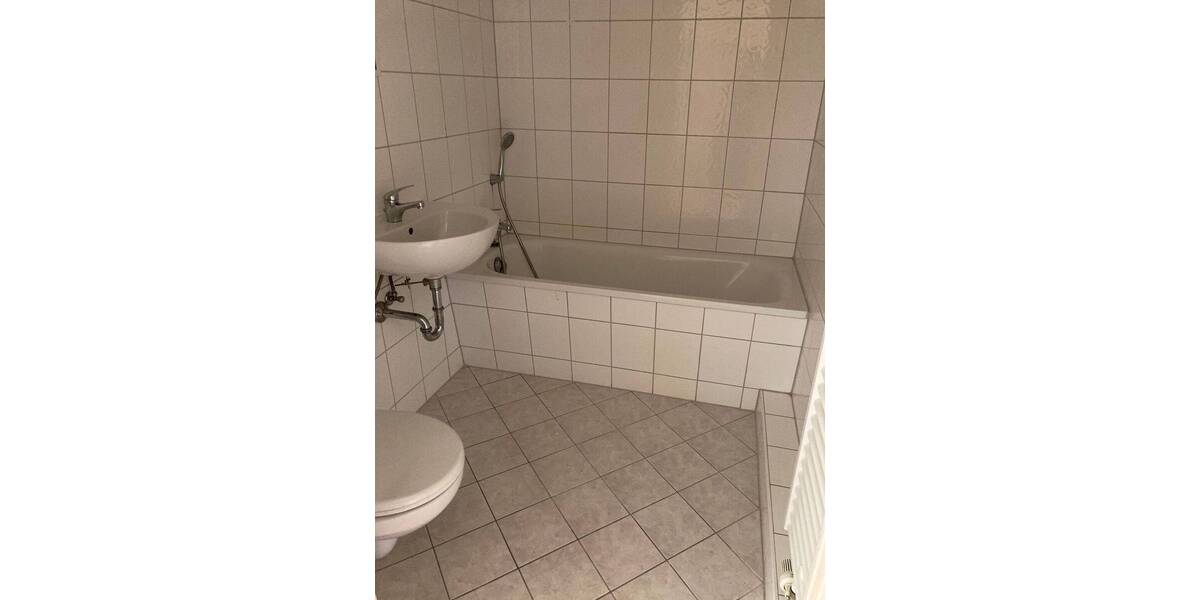 Etagenwohnung Gera Innenstadt - 3 Zimmer, 67 m&sup2;, 405&euro; | Angebot:26919906