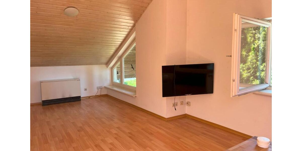 Dachgeschoßwohnung Siegen Weidenau - 3 Zimmer, 70 m&sup2;, 480&euro; | Angebot:26321236