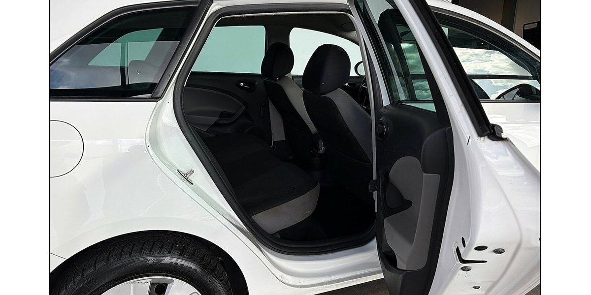 Seat Ibiza 1.2 TSI Style 1. Hand PDC Klima 186.000 km 4.999 &euro; Stade 21682