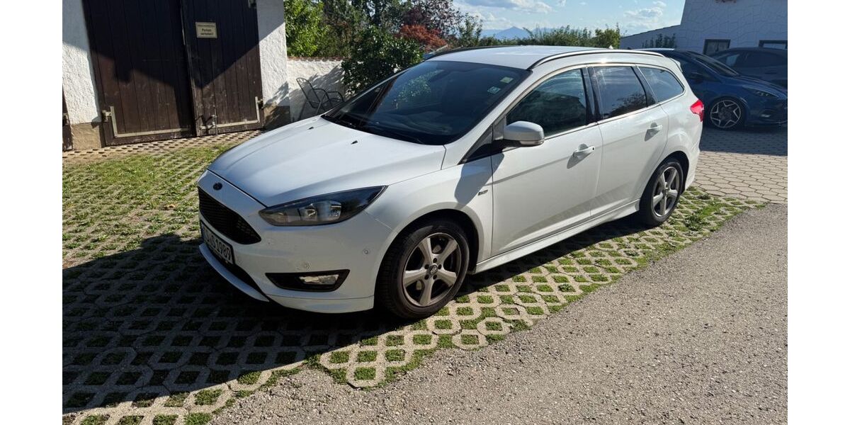 Ford Focus 99.000 km 9.450 &euro; Palling 83349