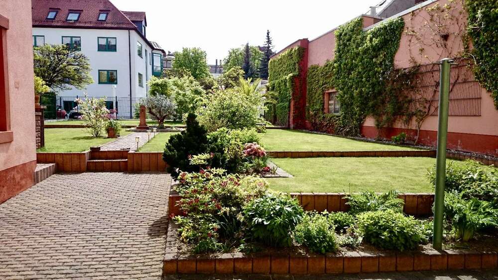 Kapitalanlage mit 5,5% Bruttomietrendite - MFH in Riesa mit sechs Wohn- und zwei Gewerbeeinheiten! - Mehrfamilienhaus, Wohnhaus Riesa Neuweida | Angebot:25294296