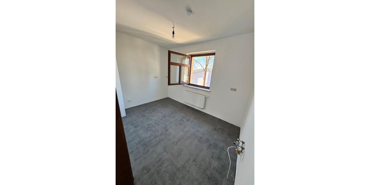 Mehrfamilienhaus, Wohnhaus Grimma - 6 Zimmer, 150 m&sup2;, 1.300&euro; | Angebot:25916379