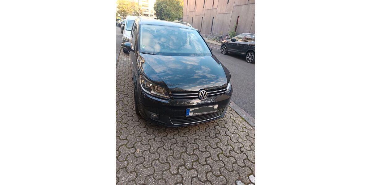 VW Touran 152.000 km 7.600 &euro; Köln 51103
