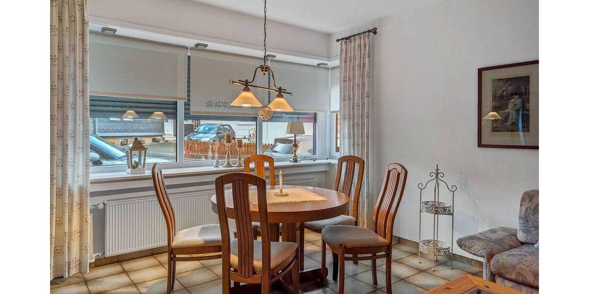 Einfamilienhaus Biedenkopf Wallau - 7 Zimmer, 259 m&sup2;, 1.200&euro; | Angebot:23596514