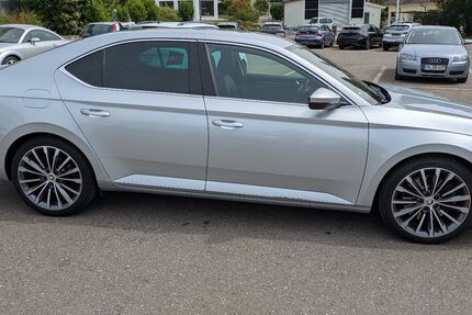 Skoda Superb 59.000 km 27.500 &euro; Meersburg 88709