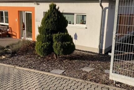 Attraktive Gewerbeimmobilie (BüroPraxis) zur Miete in Hünstetten zimmer