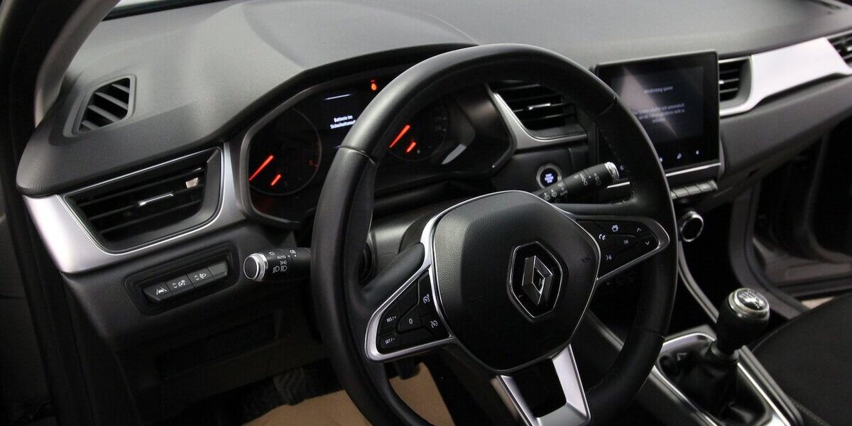 Renault Captur II 1.3 TCe 130 Experience NAVI+LED+AHK 90.917 km 13.900 &euro; Hagenow 19230