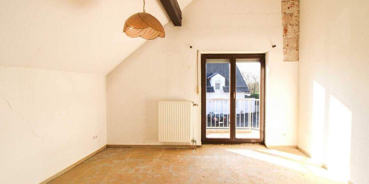 Aufgeteiltes Wohn- und Bürohaus in Sackgassenlage mit Tiefgarage und großem Naturgarten 1 zimmer