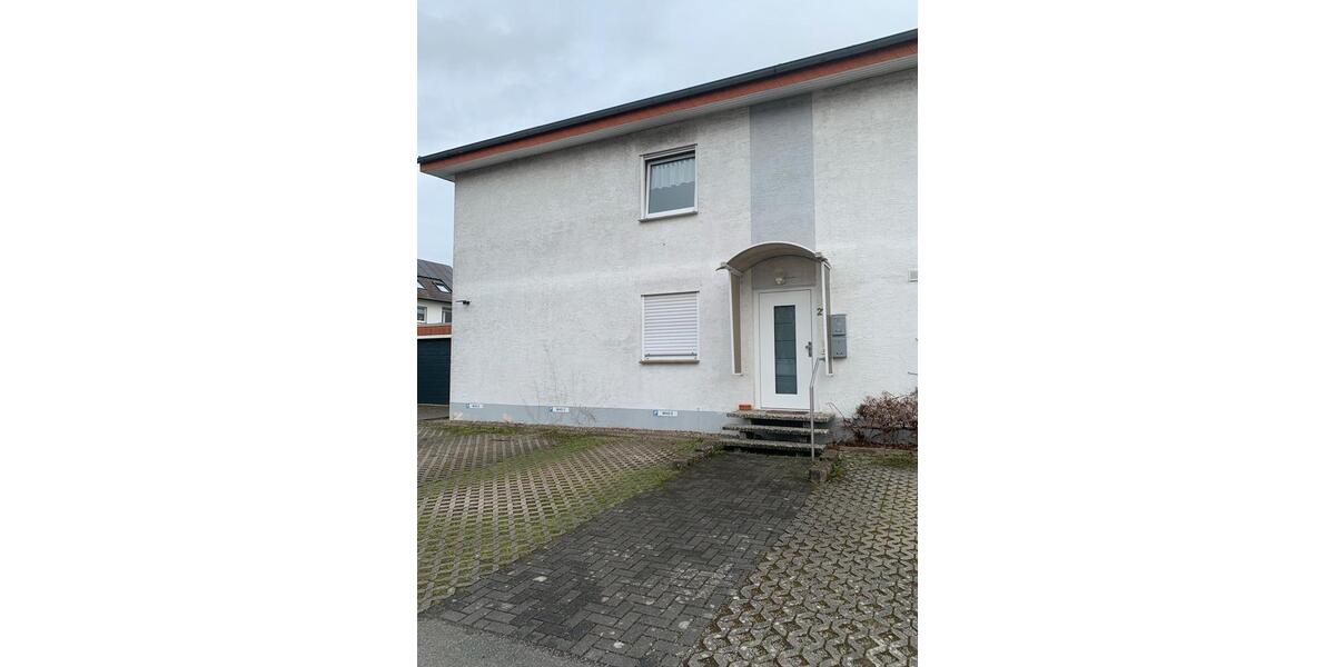 Erdgeschoßwohnung Lage - 3 Zimmer, 87 m&sup2;, 800&euro; | Angebot:26308352