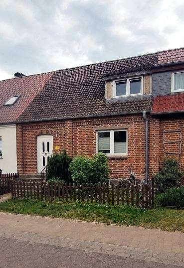 Haus zum Kaufen in Möllenbeck b Neustrelitz 84.000 € 95 m²