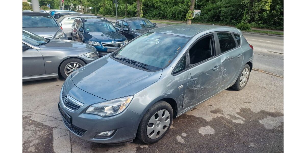 Opel Astra 142.000 km 1.999 &euro; MÜNCHEN 80995