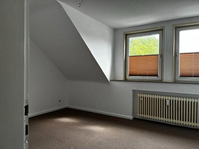 Dachgeschoßwohnung Bad Pyrmont - 5 Zimmer, 143 m&sup2;, 860&euro; | Angebot:26610283