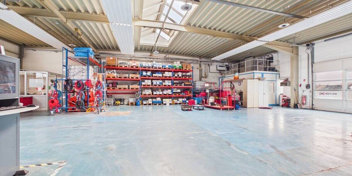 Gewerbeobjekt Neutraubling - 1.641.600&euro; | Angebot:25940488