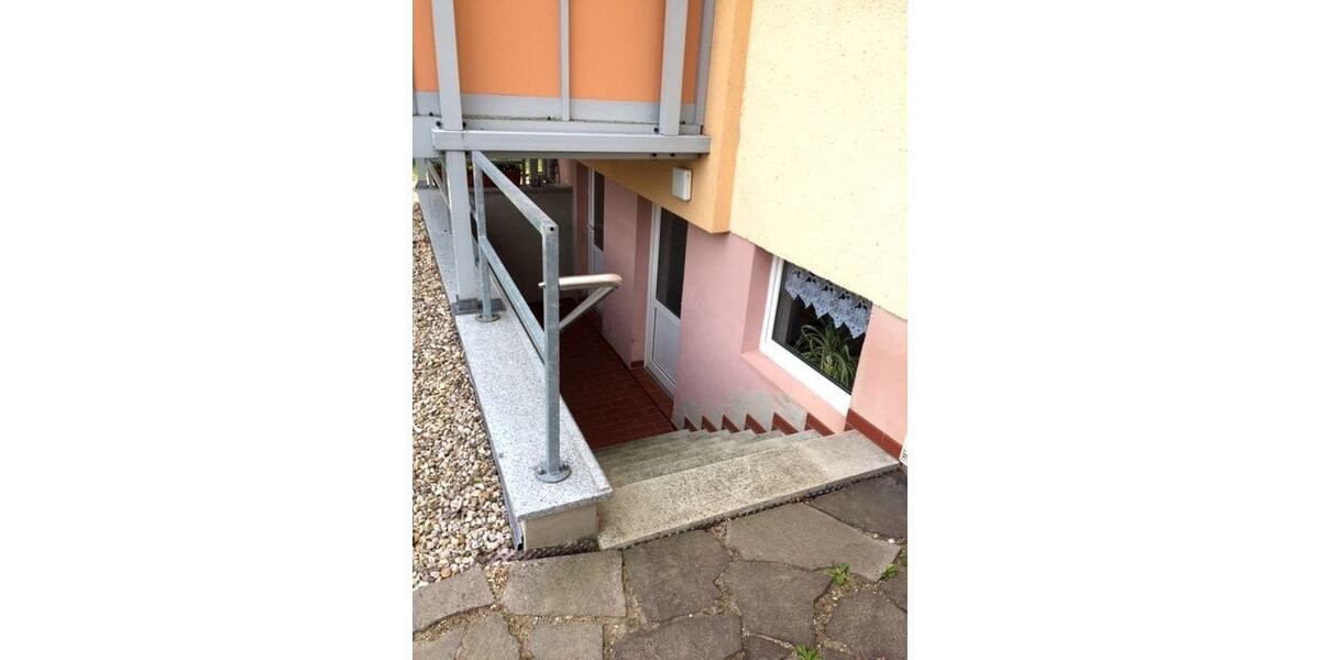 Gepflegte Eigentumswohnung mit Balkon für Kapitalanleger in Rochlitz 3 zimmer